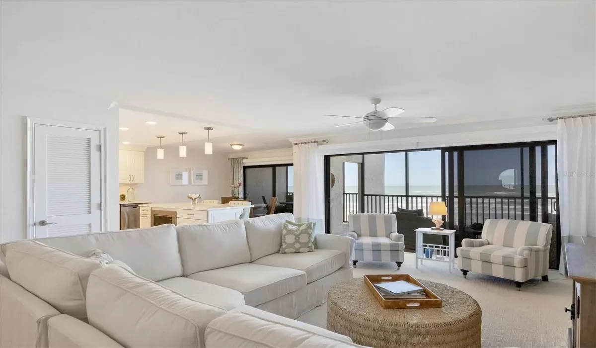 2 Bedrooms Bedrooms, 0 ,2 BathroomsBathrooms,Residential,Sold,0,D6136035