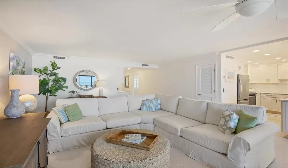 2 Bedrooms Bedrooms, 0 ,2 BathroomsBathrooms,Residential,Sold,0,D6136035