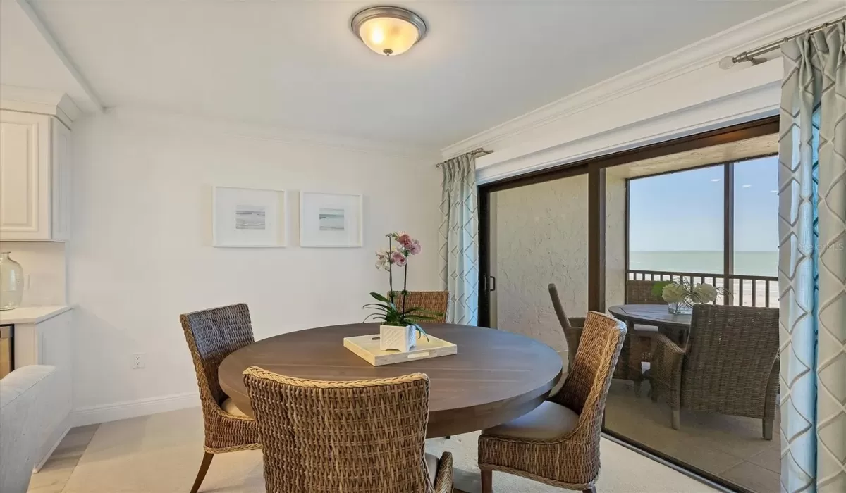 2 Bedrooms Bedrooms, 0 ,2 BathroomsBathrooms,Residential,Sold,0,D6136035