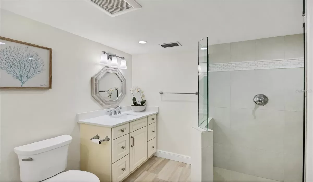 2 Bedrooms Bedrooms, 0 ,2 BathroomsBathrooms,Residential,Sold,0,D6136035