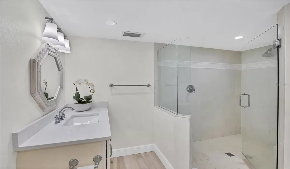 2 Bedrooms Bedrooms, 0 ,2 BathroomsBathrooms,Residential,Sold,0,D6136035