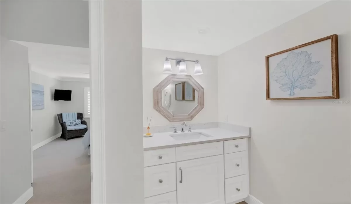 2 Bedrooms Bedrooms, 0 ,2 BathroomsBathrooms,Residential,Sold,0,D6136035