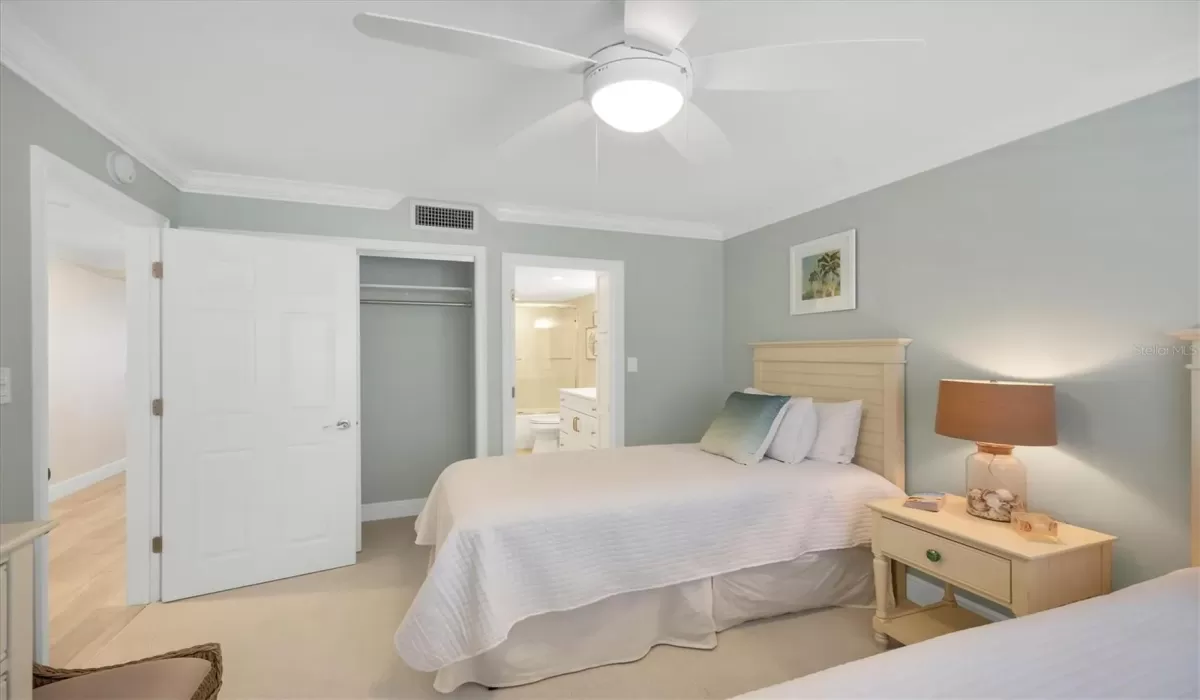 2 Bedrooms Bedrooms, 0 ,2 BathroomsBathrooms,Residential,Sold,0,D6136035