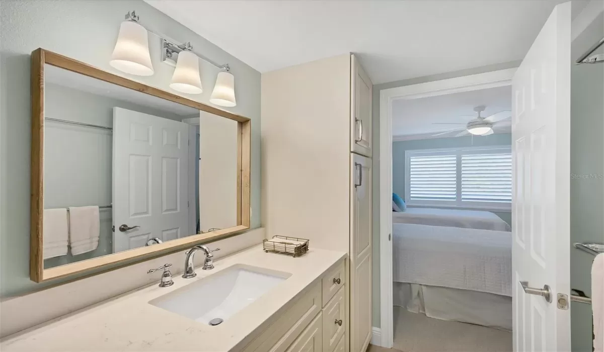 2 Bedrooms Bedrooms, 0 ,2 BathroomsBathrooms,Residential,Sold,0,D6136035