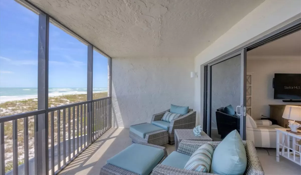 2 Bedrooms Bedrooms, 0 ,2 BathroomsBathrooms,Residential,Sold,0,D6136035