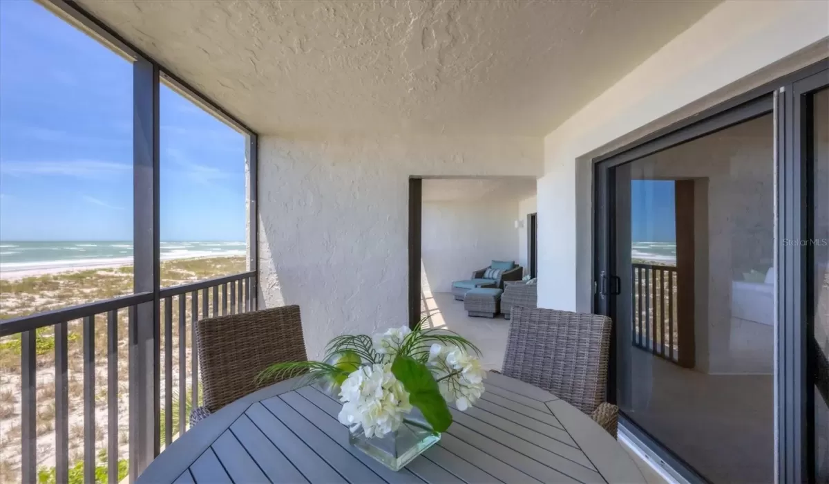 2 Bedrooms Bedrooms, 0 ,2 BathroomsBathrooms,Residential,Sold,0,D6136035