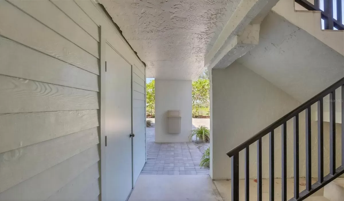 2 Bedrooms Bedrooms, 0 ,2 BathroomsBathrooms,Residential,Sold,0,D6136035