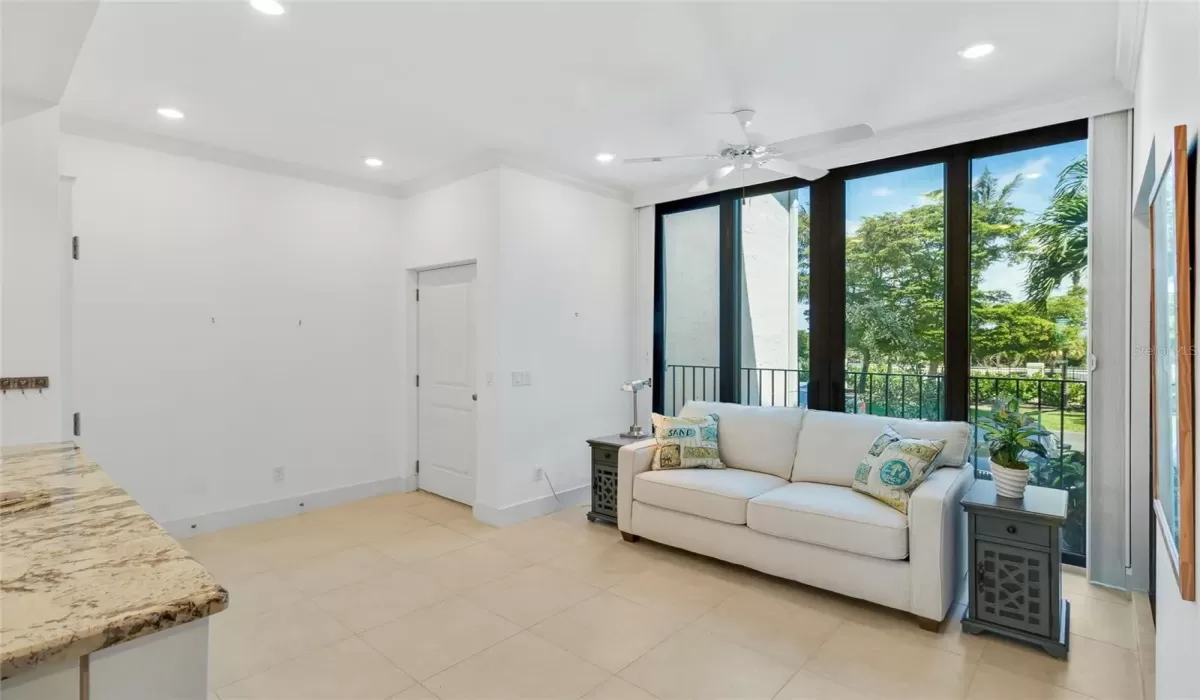 2 Bedrooms Bedrooms, 0 ,2 BathroomsBathrooms,Residential,Sold,0,D6135820