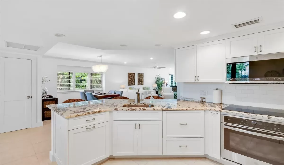 2 Bedrooms Bedrooms, 0 ,2 BathroomsBathrooms,Residential,Sold,0,D6135820
