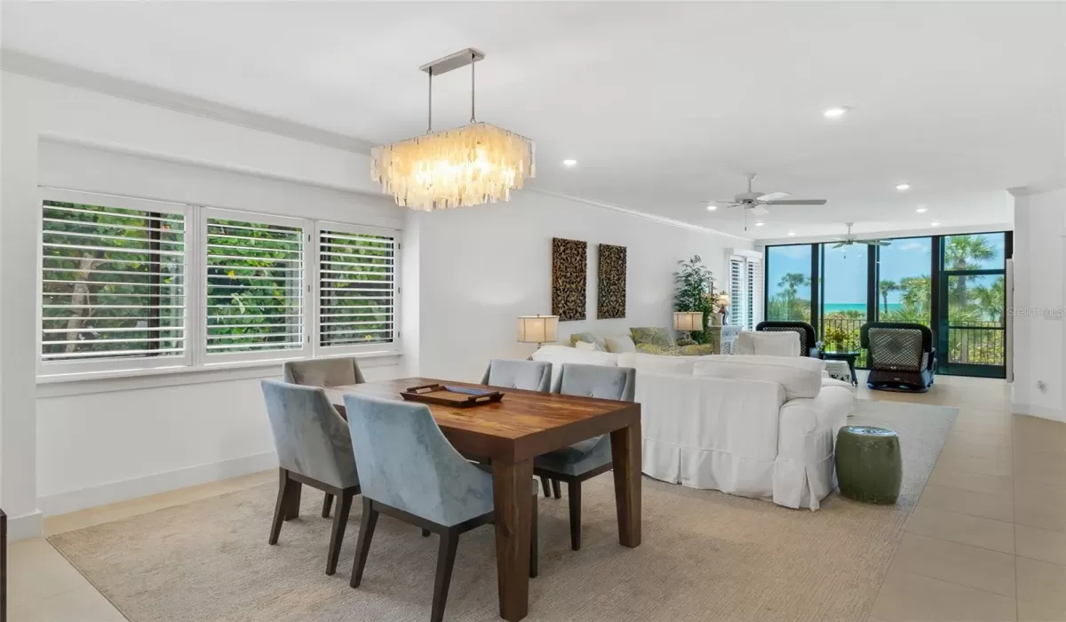 2 Bedrooms Bedrooms, 0 ,2 BathroomsBathrooms,Residential,Sold,0,D6135820