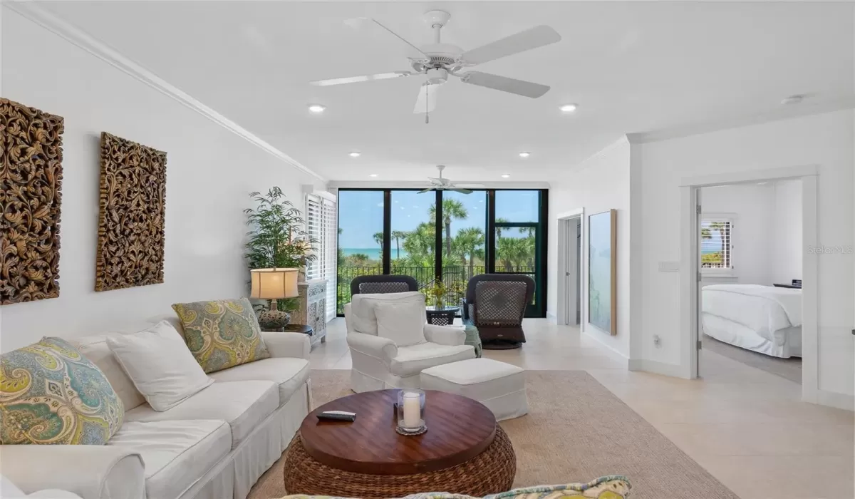 2 Bedrooms Bedrooms, 0 ,2 BathroomsBathrooms,Residential,Sold,0,D6135820