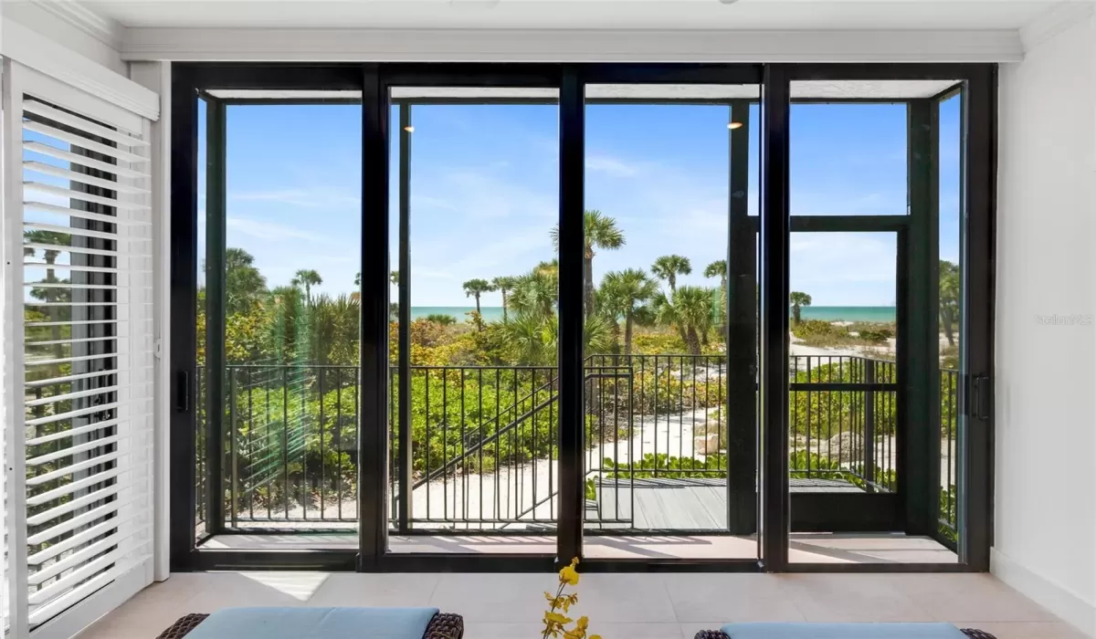 2 Bedrooms Bedrooms, 0 ,2 BathroomsBathrooms,Residential,Sold,0,D6135820