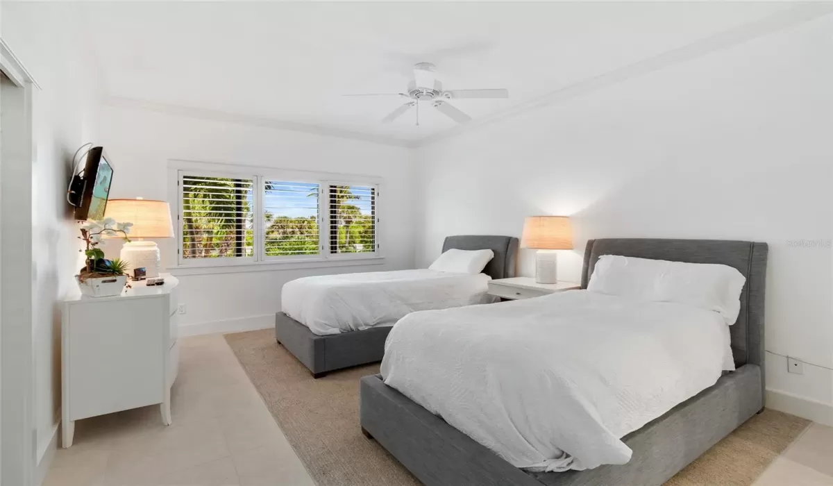 2 Bedrooms Bedrooms, 0 ,2 BathroomsBathrooms,Residential,Sold,0,D6135820