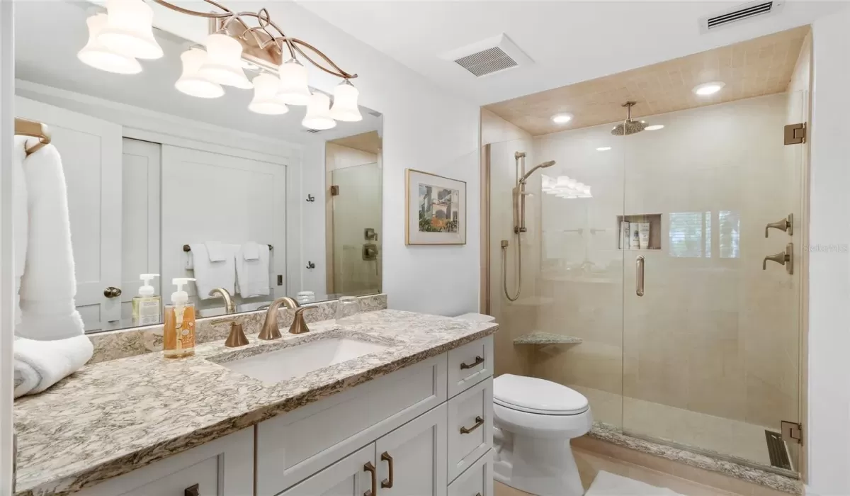 2 Bedrooms Bedrooms, 0 ,2 BathroomsBathrooms,Residential,Sold,0,D6135820