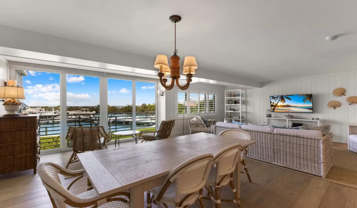 2 Bedrooms Bedrooms, 0 ,2 BathroomsBathrooms,Residential,For Sale,0,D6136229