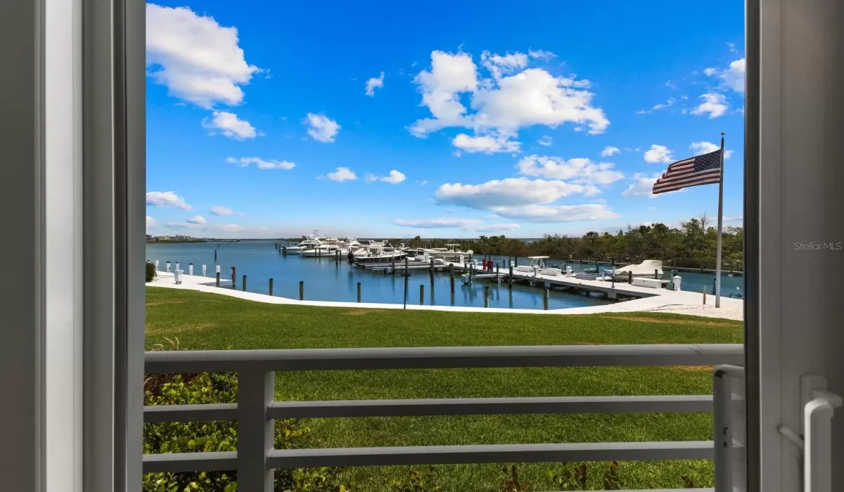 2 Bedrooms Bedrooms, 0 ,2 BathroomsBathrooms,Residential,For Sale,0,D6136229