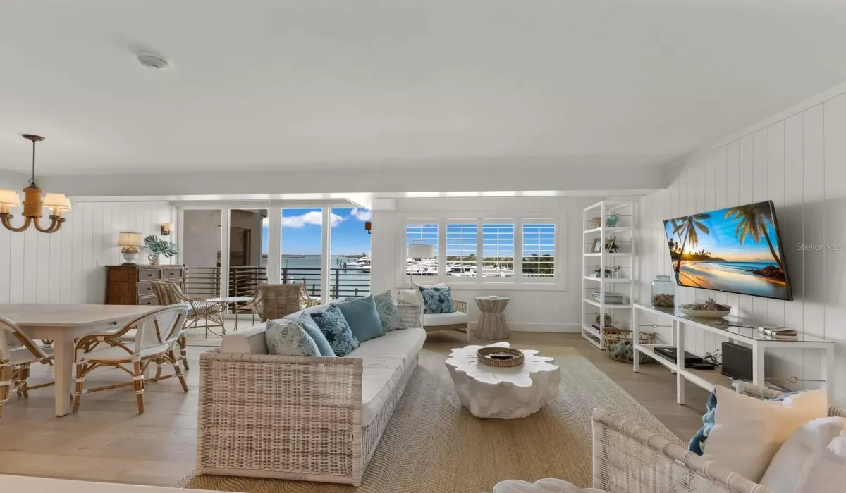 2 Bedrooms Bedrooms, 0 ,2 BathroomsBathrooms,Residential,For Sale,0,D6136229