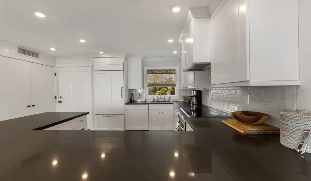 2 Bedrooms Bedrooms, 0 ,2 BathroomsBathrooms,Residential,For Sale,0,D6136229