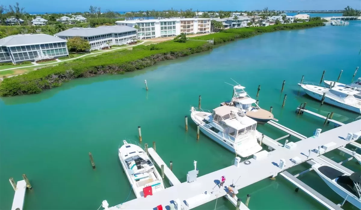 Dockage at Uncle Henry's Marina