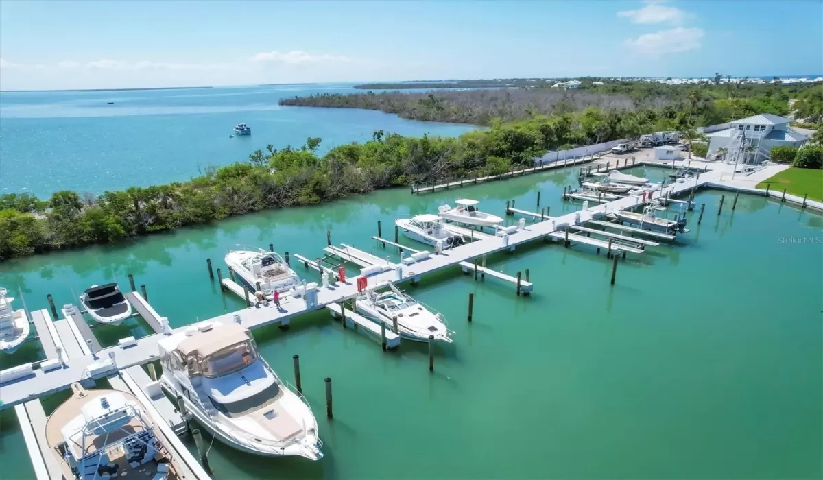 Dockage at Uncle Henry's Marina