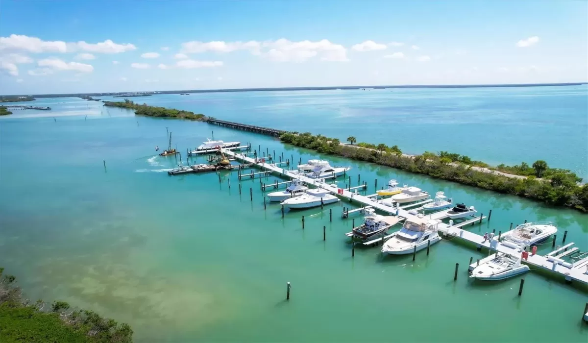 Dockage at Uncle Henry's Marina