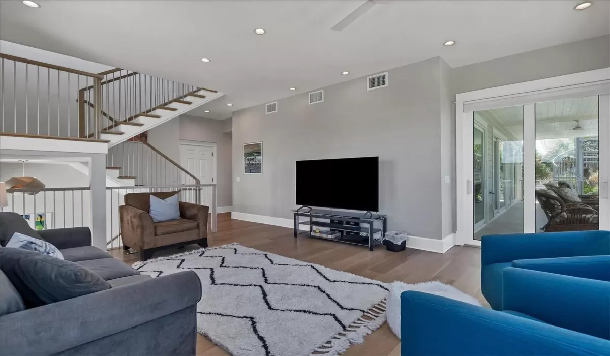 4 Bedrooms Bedrooms, 0 ,4 BathroomsBathrooms,Residential Lease,For Sale,0,D6138107