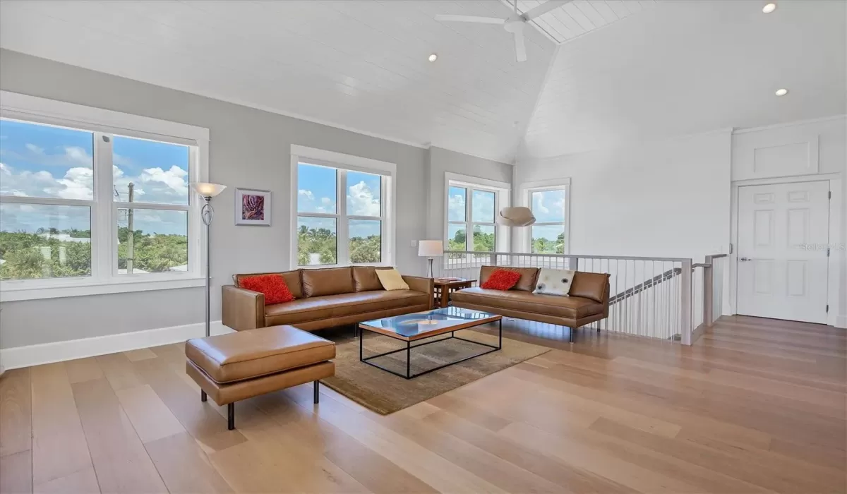 4 Bedrooms Bedrooms, 0 ,4 BathroomsBathrooms,Residential Lease,For Sale,0,D6138107