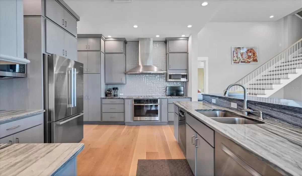 4 Bedrooms Bedrooms, 0 ,4 BathroomsBathrooms,Residential Lease,For Sale,0,D6138107