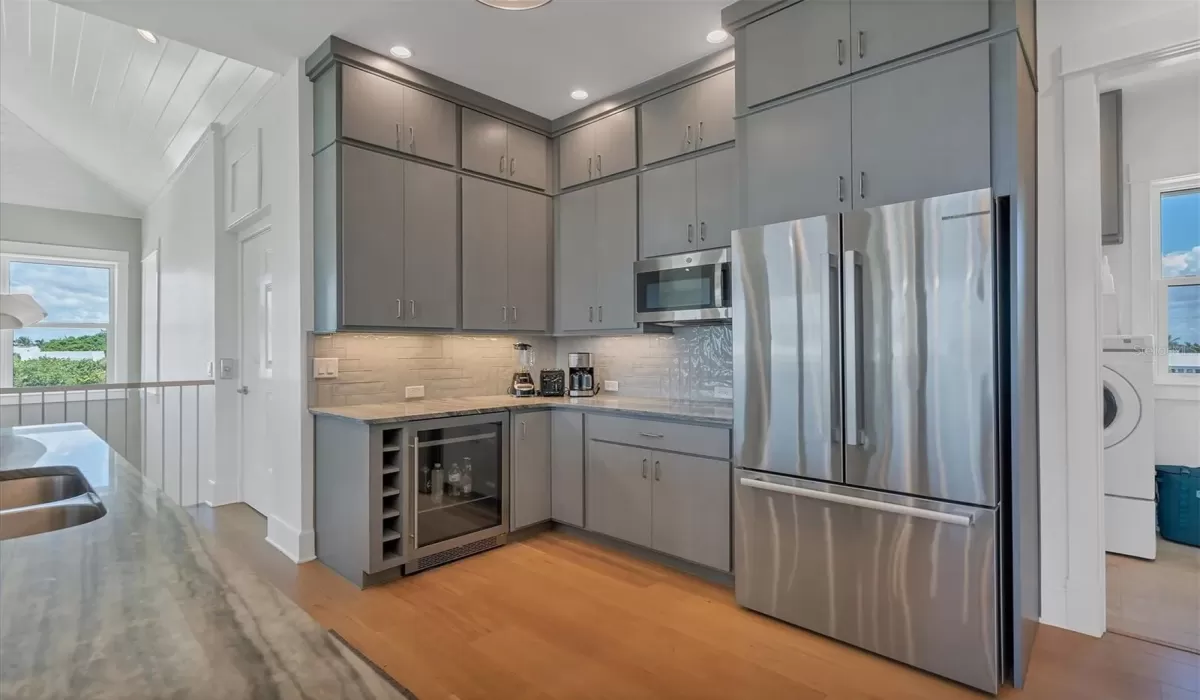 4 Bedrooms Bedrooms, 0 ,4 BathroomsBathrooms,Residential Lease,For Sale,0,D6138107
