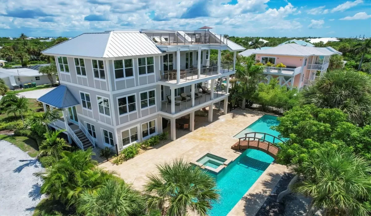 4 Bedrooms Bedrooms, 0 ,4 BathroomsBathrooms,Residential Lease,For Sale,0,D6138107