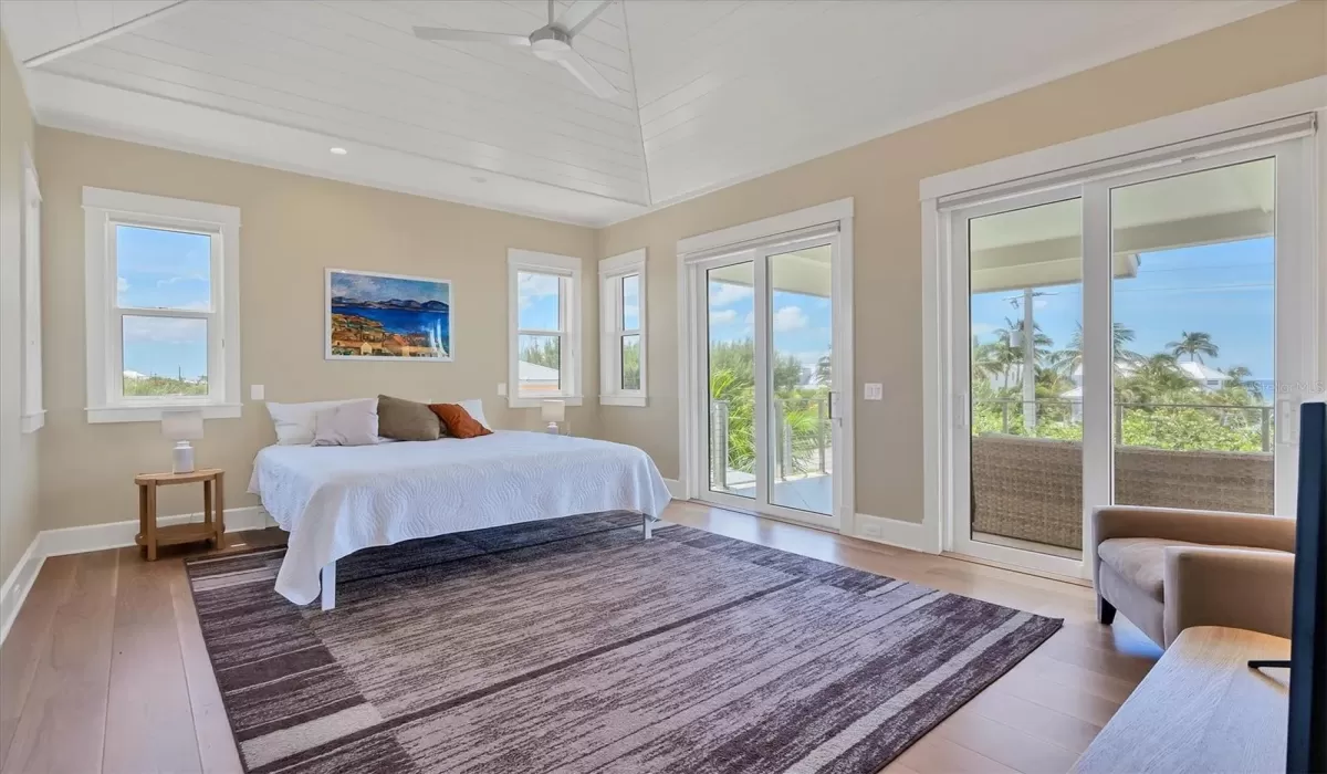 4 Bedrooms Bedrooms, 0 ,4 BathroomsBathrooms,Residential Lease,For Sale,0,D6138107
