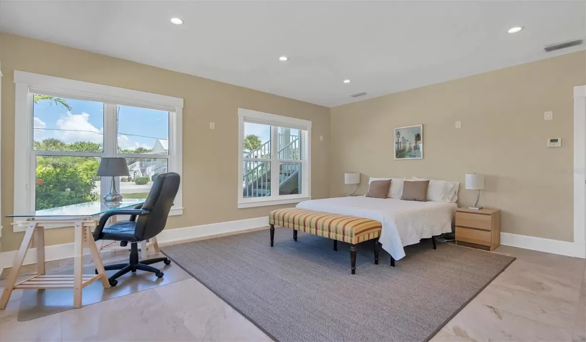 4 Bedrooms Bedrooms, 0 ,4 BathroomsBathrooms,Residential Lease,For Sale,0,D6138107