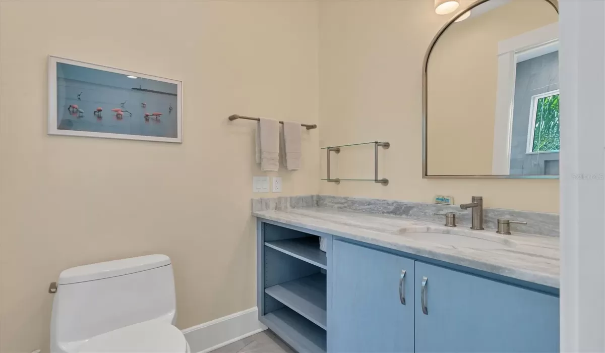 4 Bedrooms Bedrooms, 0 ,4 BathroomsBathrooms,Residential Lease,For Sale,0,D6138107