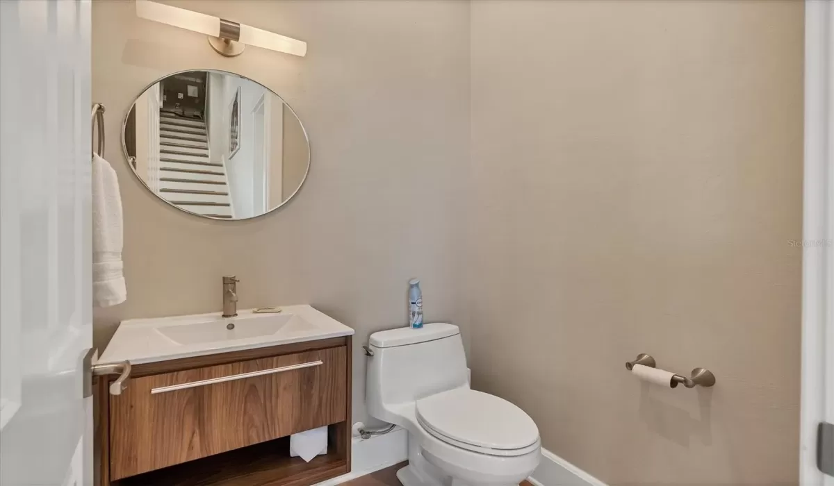 4 Bedrooms Bedrooms, 0 ,4 BathroomsBathrooms,Residential Lease,For Sale,0,D6138107