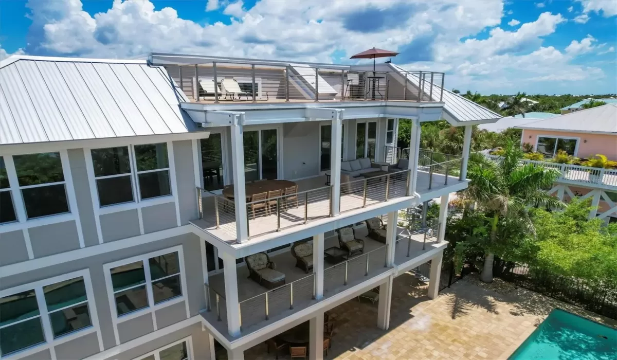 4 Bedrooms Bedrooms, 0 ,4 BathroomsBathrooms,Residential Lease,For Sale,0,D6138107