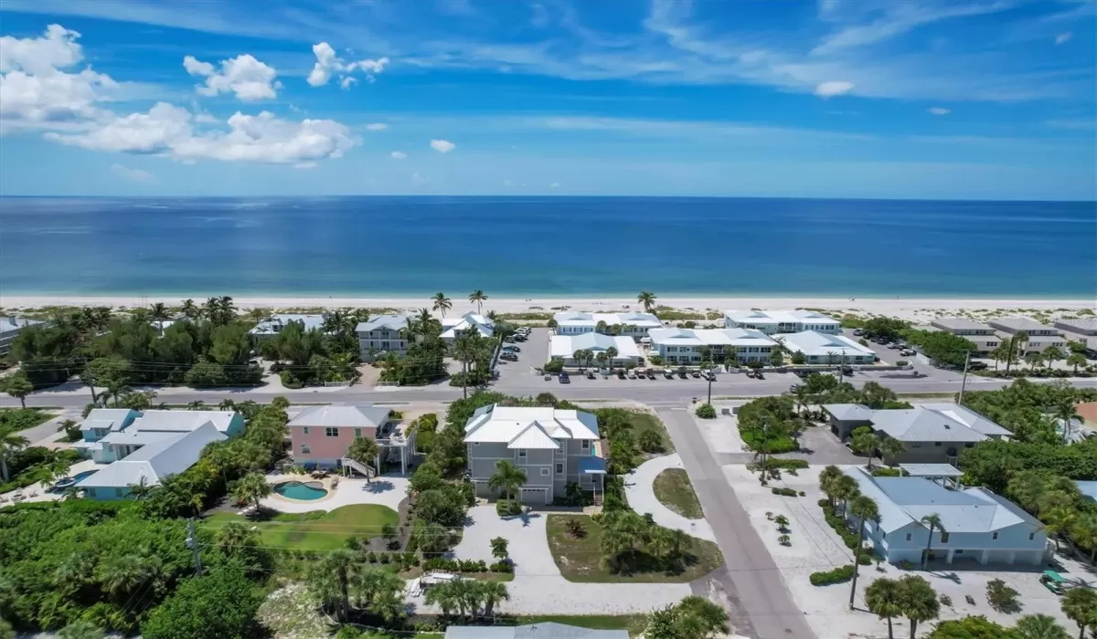 4 Bedrooms Bedrooms, 0 ,4 BathroomsBathrooms,Residential Lease,For Sale,0,D6138107
