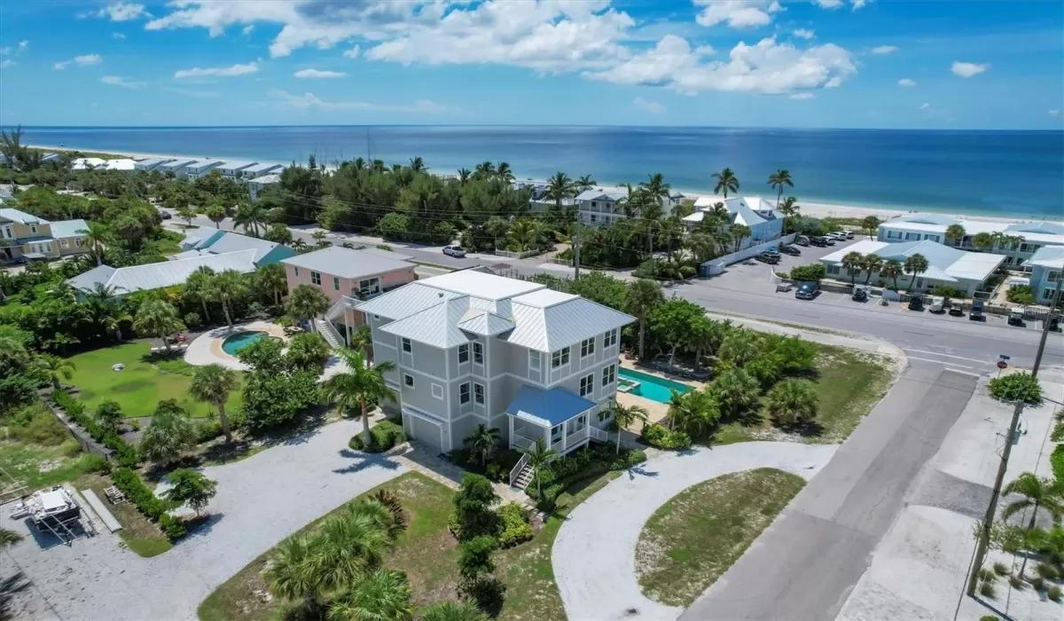 4 Bedrooms Bedrooms, 0 ,4 BathroomsBathrooms,Residential Lease,For Sale,0,D6138107