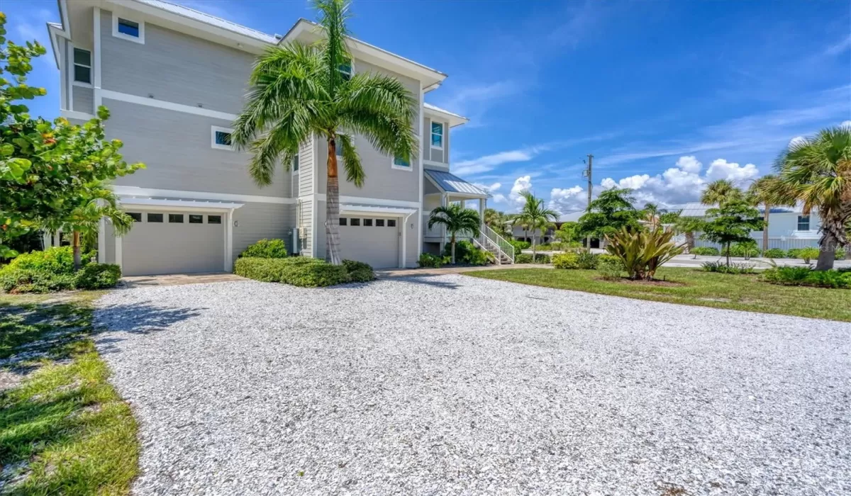 4 Bedrooms Bedrooms, 0 ,4 BathroomsBathrooms,Residential Lease,For Sale,0,D6138107