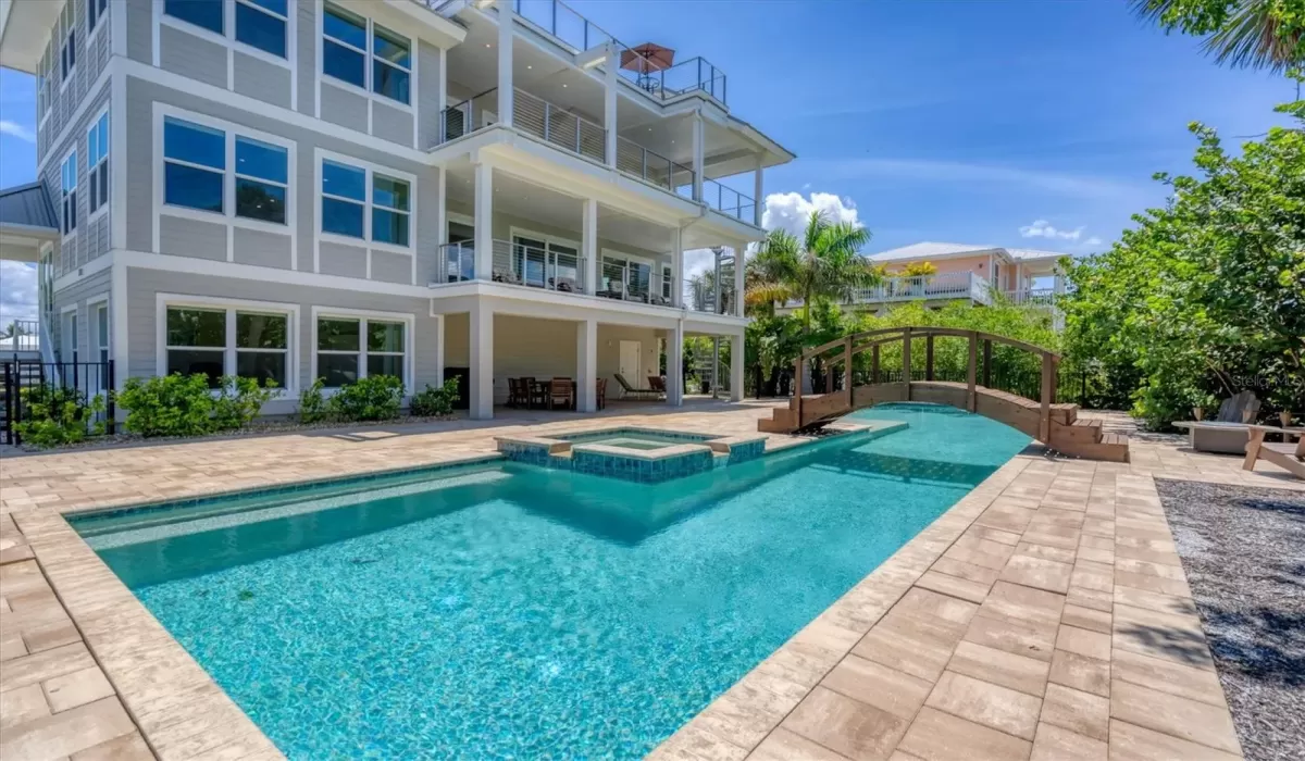4 Bedrooms Bedrooms, 0 ,4 BathroomsBathrooms,Residential Lease,For Sale,0,D6138107