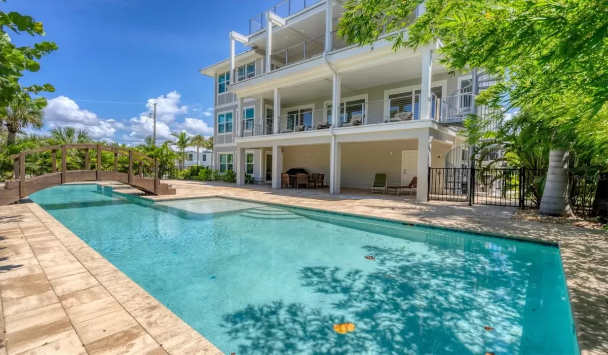 4 Bedrooms Bedrooms, 0 ,4 BathroomsBathrooms,Residential Lease,For Sale,0,D6138107