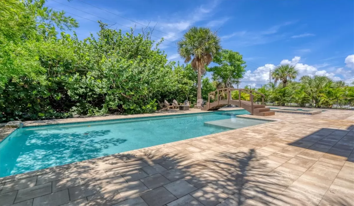 4 Bedrooms Bedrooms, 0 ,4 BathroomsBathrooms,Residential Lease,For Sale,0,D6138107