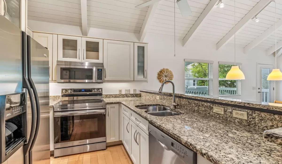3 Bedrooms Bedrooms, 0 ,2 BathroomsBathrooms,Residential,Sold,0,D6138243