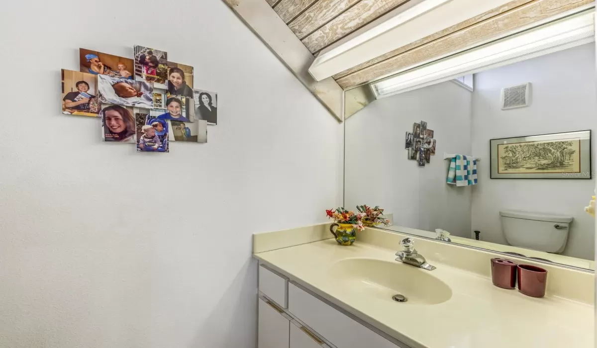 3 Bedrooms Bedrooms, 0 ,2 BathroomsBathrooms,Residential,Sold,0,D6138243