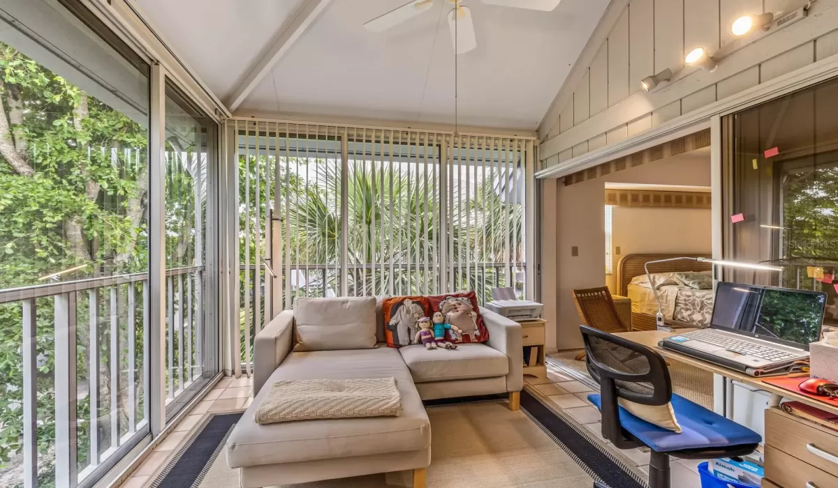 3 Bedrooms Bedrooms, 0 ,2 BathroomsBathrooms,Residential,Sold,0,D6138243