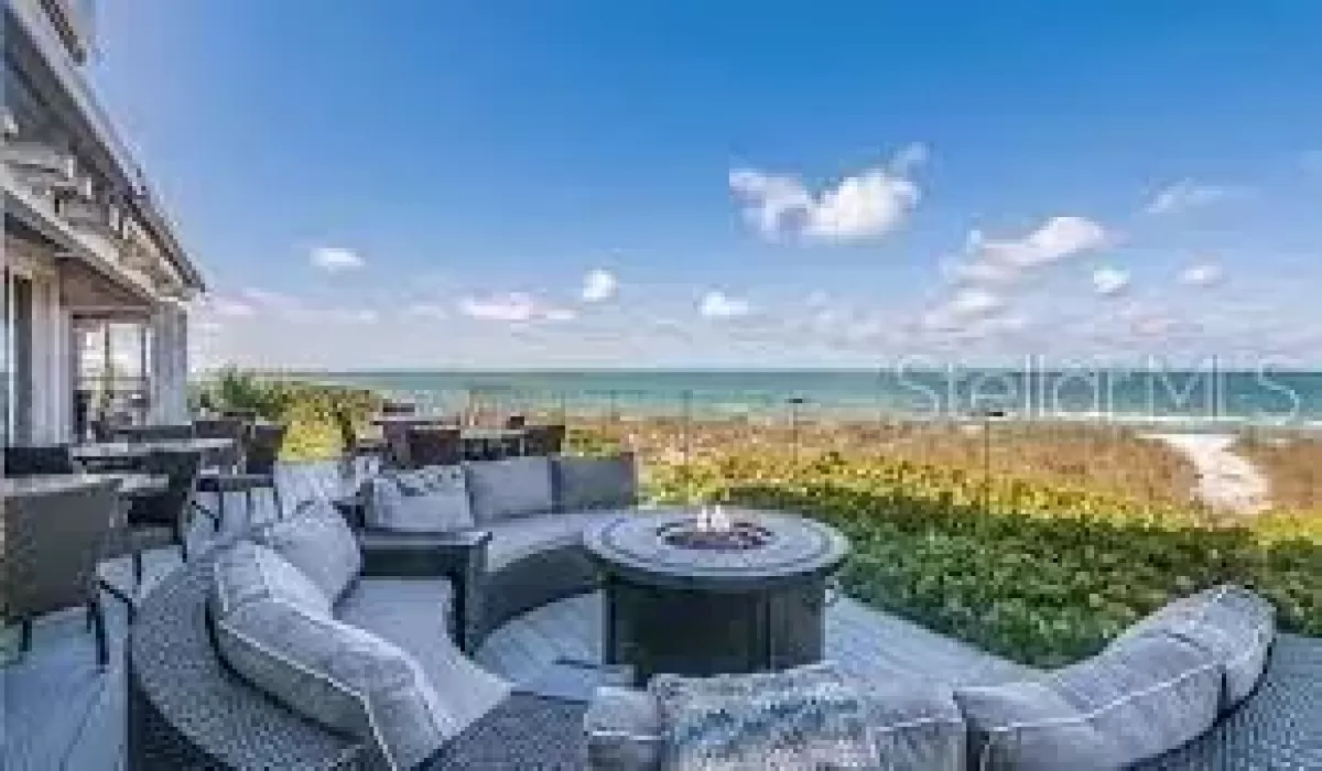 3 Bedrooms Bedrooms, 0 ,2 BathroomsBathrooms,Residential,Sold,0,D6138243