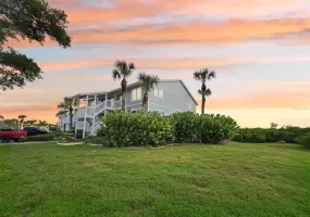 2 Bedrooms Bedrooms, 0 ,2 BathroomsBathrooms,Residential,Sold,0,TB8305917