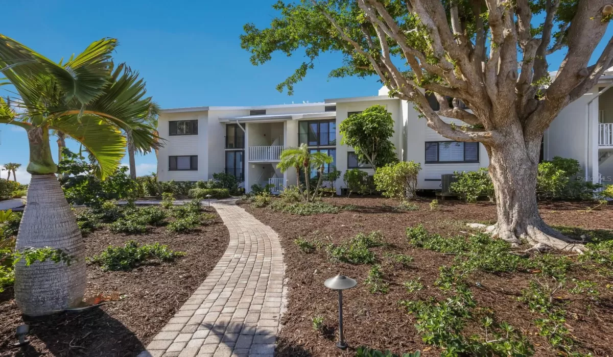 2 Bedrooms Bedrooms, 0 ,2 BathroomsBathrooms,Residential,Sold,0,D6139198