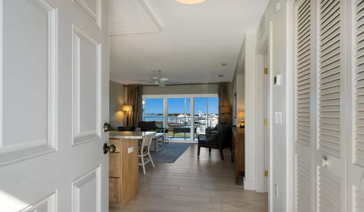 1 Bedroom Bedrooms, 0 ,1 BathroomBathrooms,Residential,For Sale,0,D6139663
