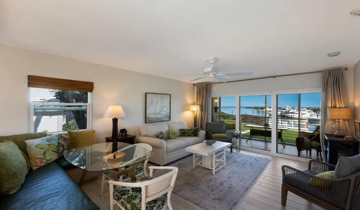 1 Bedroom Bedrooms, 0 ,1 BathroomBathrooms,Residential,For Sale,0,D6139663