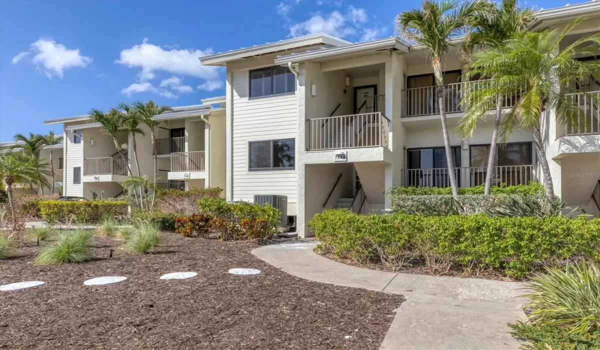2 Bedrooms Bedrooms, 0 ,2 BathroomsBathrooms,Residential,For Sale,0,D6139754
